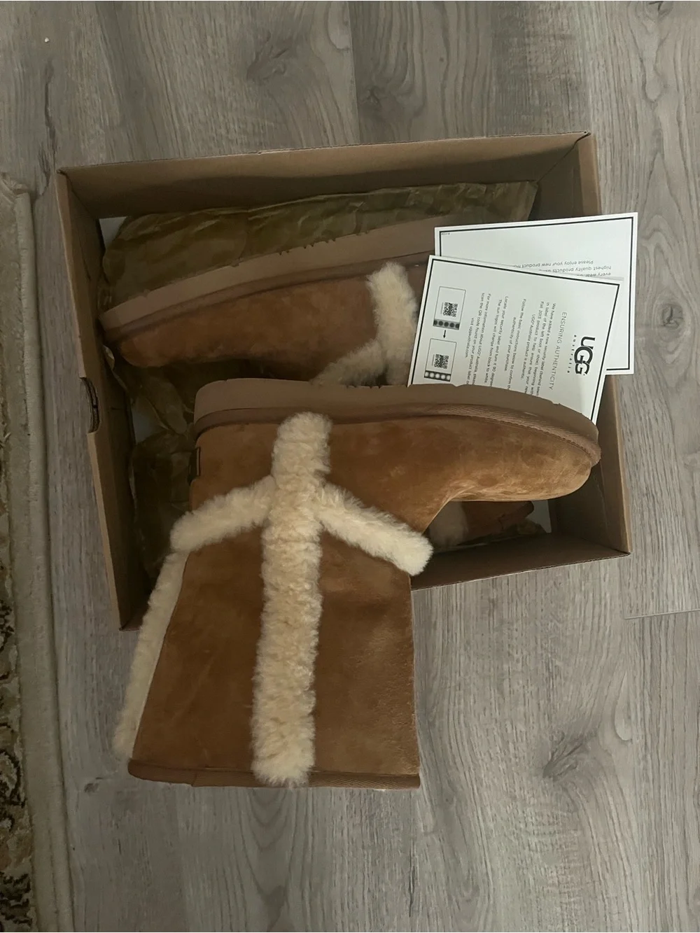 UGG Chestnut Suede Faux Shearling Winter Bootsbrand new Ugg boots.